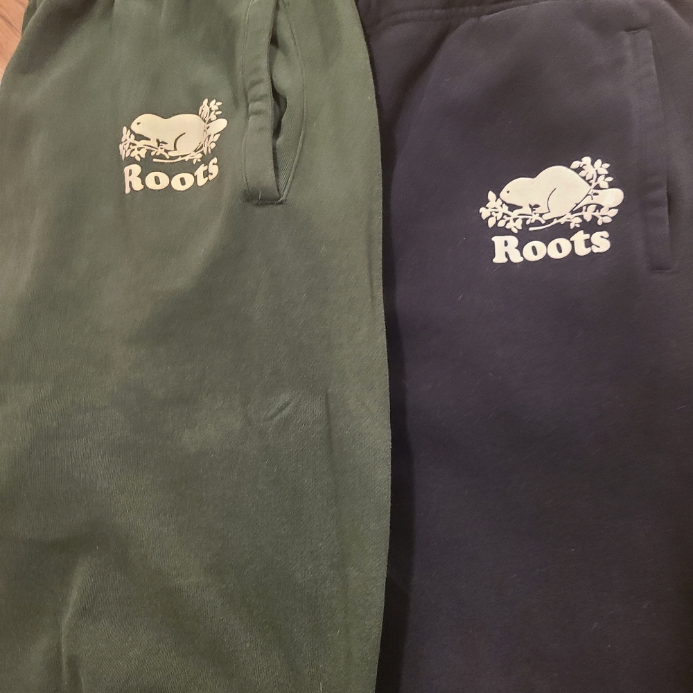 2 pairs Roots classic sweatpants